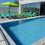 Ria Alvor- Swimming Pool & Jacuzzi فيلة