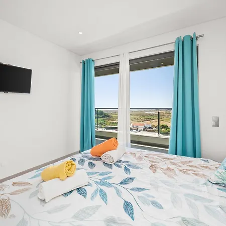 Ria Alvor- Swimming Pool & Jacuzzi * Mexilhoeira Grande